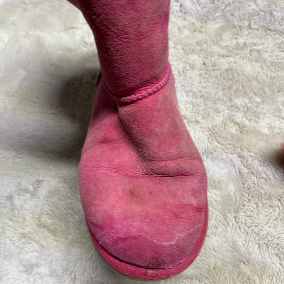 UGG Boots - Picture 3 of 8